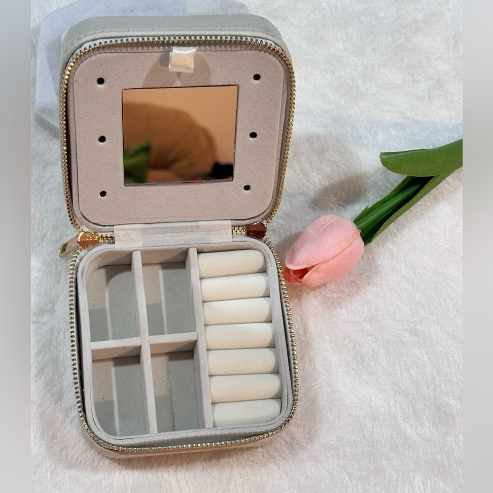 Travel Custom Portable Jewelry Storage Case – "Go Fourth with God" – Silver  💍